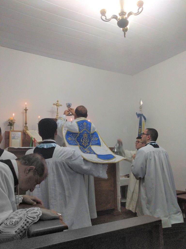 Benção e Primeira Missa na Capela do Imaculado Coração de Maria